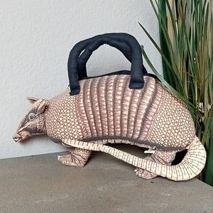New Vintage! ACCOUTREMENTS Plush Armadillo Handbag Purse. Adorable!!